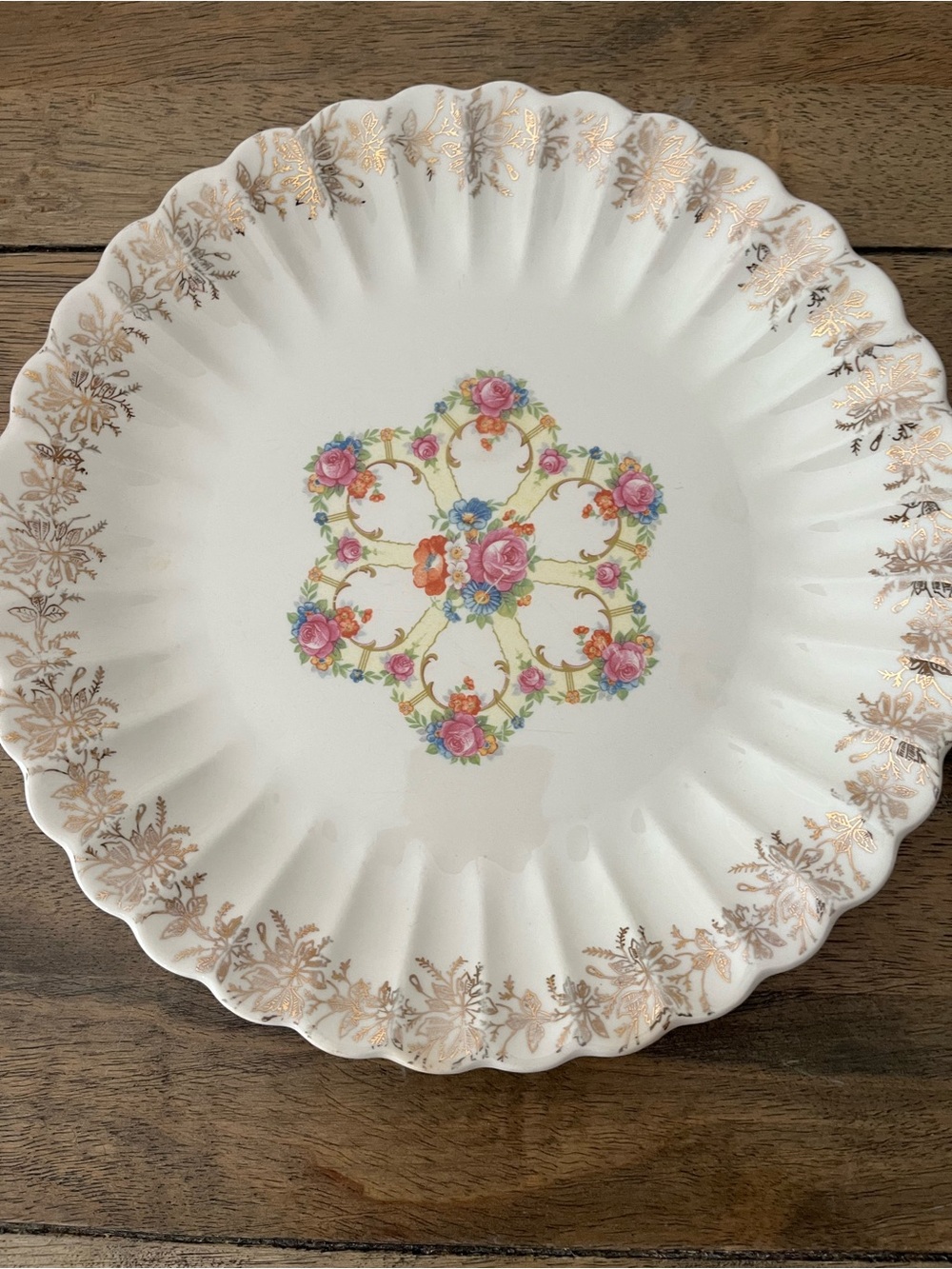 Franklinware Pink Floral Scalloped 22k Gold Trim Plates Set of 2 - Picture 2 of 6
